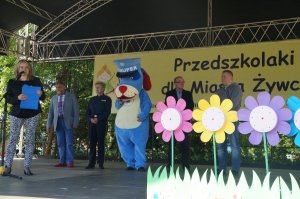 Przemawiający goście