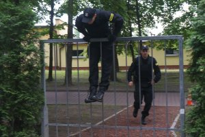 Policjanci w czasie turnieju