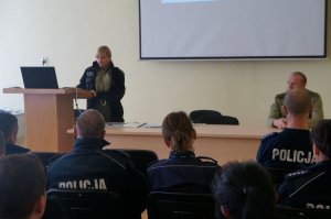 policjanci w czasie szkolenia