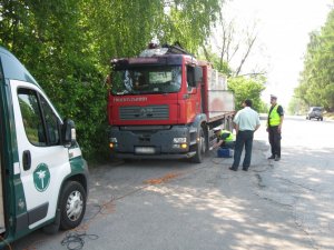 policjanci i pracownicy ITD w czasie działań