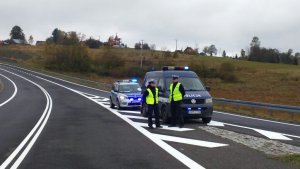 policjanci  w czasie zabezpieczenia