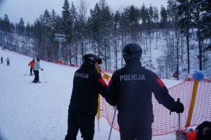 policjanci na stoku