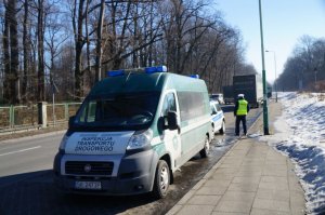 Policjanci i funkcjonariusze ITD w czasie działań