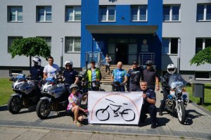 zdjęcie grupowe pod kpp Żywiec