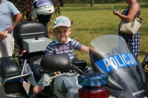 policjanci na pikniku