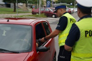 policjanci w czasie działań