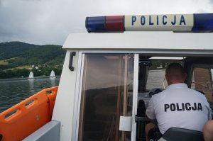 policjanci w czasie zabezpieczenia