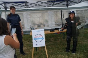 policjanci na pikniku