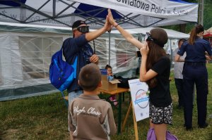 policjanci na pikniku