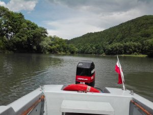 policjanci podczas zabezpieczenia