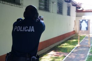 policjant podczas treningu