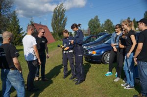 policjanci w czasie prelekcji
