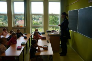 policjanci podczas prelekcji