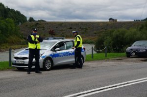 policjanci w czasie działań