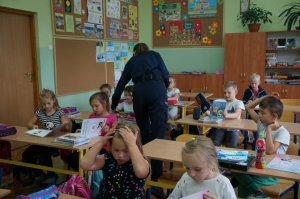 policjanci w czasie lekcji