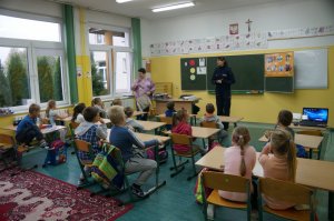 policjanci w czasie prelekcji
