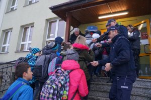 policjanci w czasie akcji