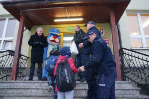 policjanci w czasie akcji