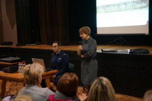 policjanci na konferencji