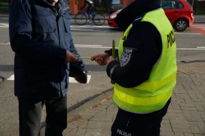 policjanci w czasie akcji