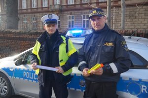 policjanci w czasie działąń