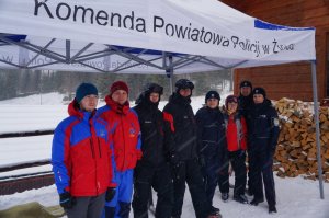 policjanci i goprowcy