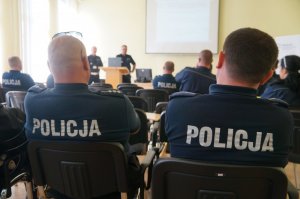 policjanci podczas zzkolenia