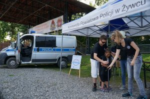 policjanci na pikniku