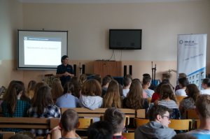 policjanci w czasie prelekcji