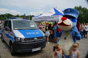 policjanci na festynie