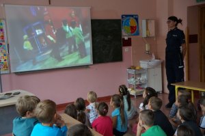 policjanci w czasie prelekcji