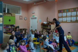 policjanci w czasie prelekcji