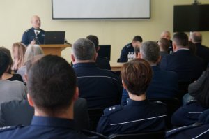 przedstawienie wyników