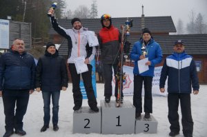 zwycięscy na podium
