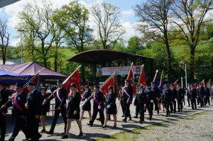Uroczysty przemarsz pododdziałów straży