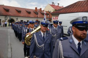 uroczysty przemarsz