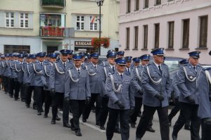 uroczysty przemarsz