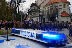 radiowóz w czasie zabezpieczenia przemarszu