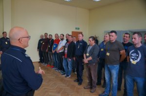 powitanie rezerwistów przez komendanta