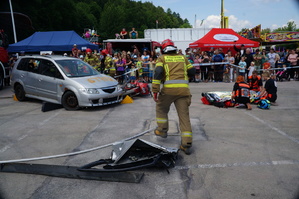 symulacja zdarzenia drogowego praca na miejscu wszystkich służb