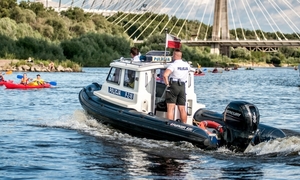 zdjęcie poglądowe policjanci na motorówce