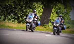 zdjęcie poglądowe policjanci na motocyklach