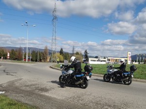 zdjęcie kolorowe policyjne motocykle
