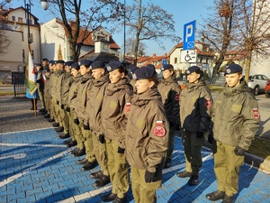 zbliżenie na uczniów klasy mundurowej