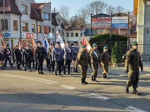 przemarsz uczestników do konkatedry