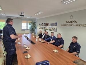 Podziękowanie komendanta dla samorządów