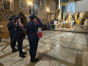 poczet sztandarowy w kościele