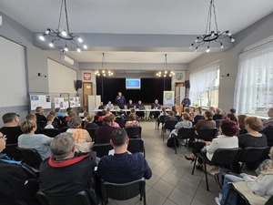 zdjęcie sali ,widać zgromadzonych uczestników