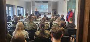 Zdjęcia ze szkoły w Żywcu podczas spotkania profilaktycznego związanego z uzależnieniami