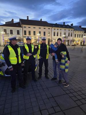 Zdjęcia z akcji profilaktycznej o nazwie Odblasku odbicie ratuje Twoje życie